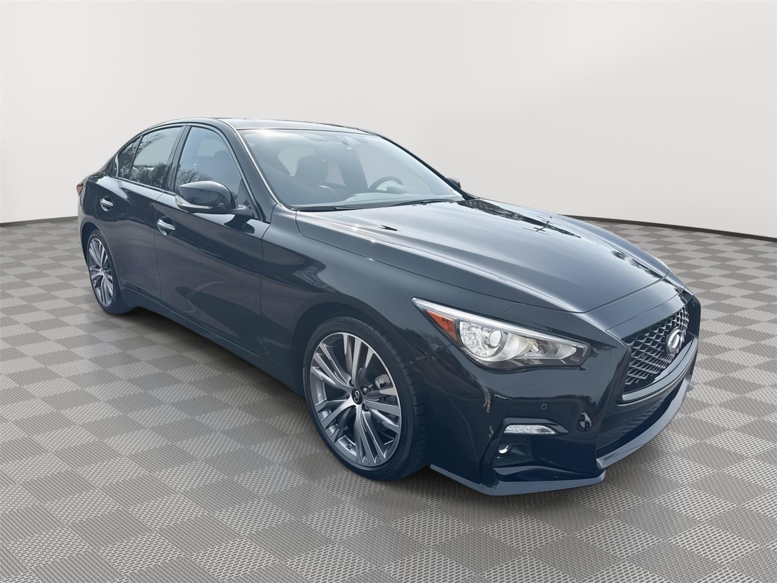 Used 2023 INFINITI Q50 Sensory image 3