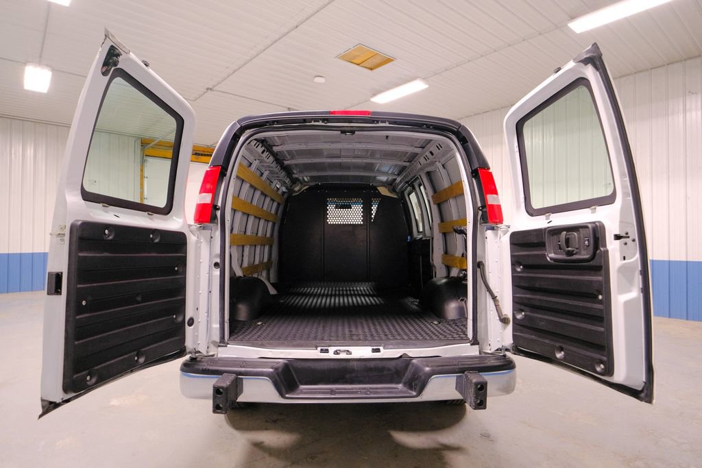 Used 2024 GMC Savana 2500 w/ Driver Convenience Package image 25