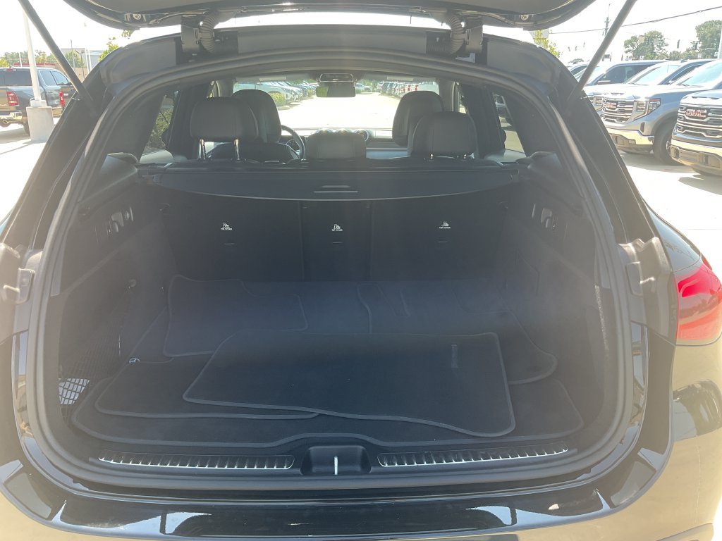 Used 2025 Mercedes-Benz GLC 300 image 9