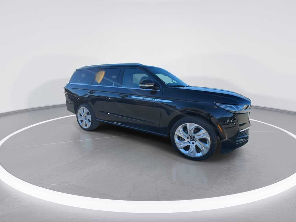 New 2025 Lincoln Navigator Reserve image 2