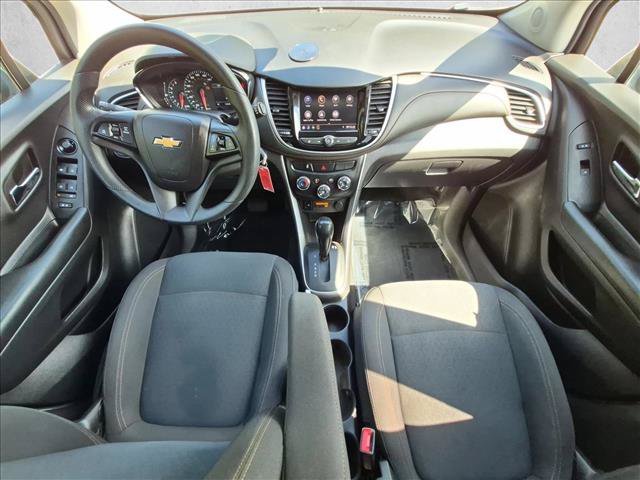 Used 2022 Chevrolet Trax LS w/ Tint and Cruise Package AWD/4WD image 19