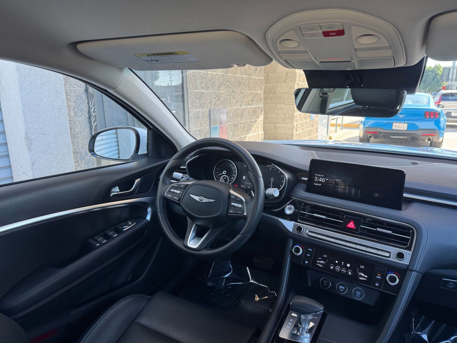 Used 2025 Genesis G70 2.5T image 34