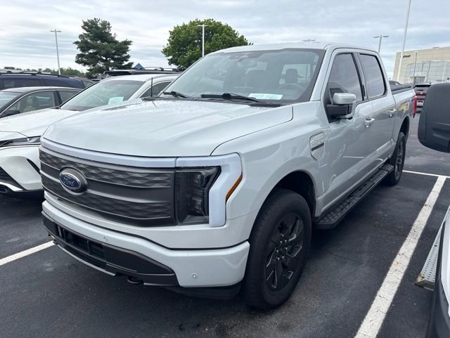 Used 2023 Ford F150 Lightning Lariat AWD/4WD image 3