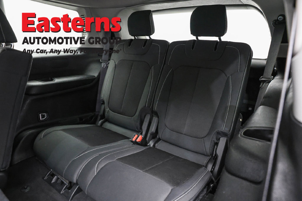 Used 2023 Jeep Grand Cherokee L Laredo AWD/4WD image 27