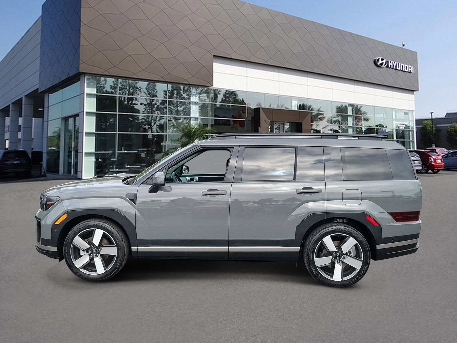 Certified 2025 Hyundai Santa Fe Limited AWD/4WD image 3