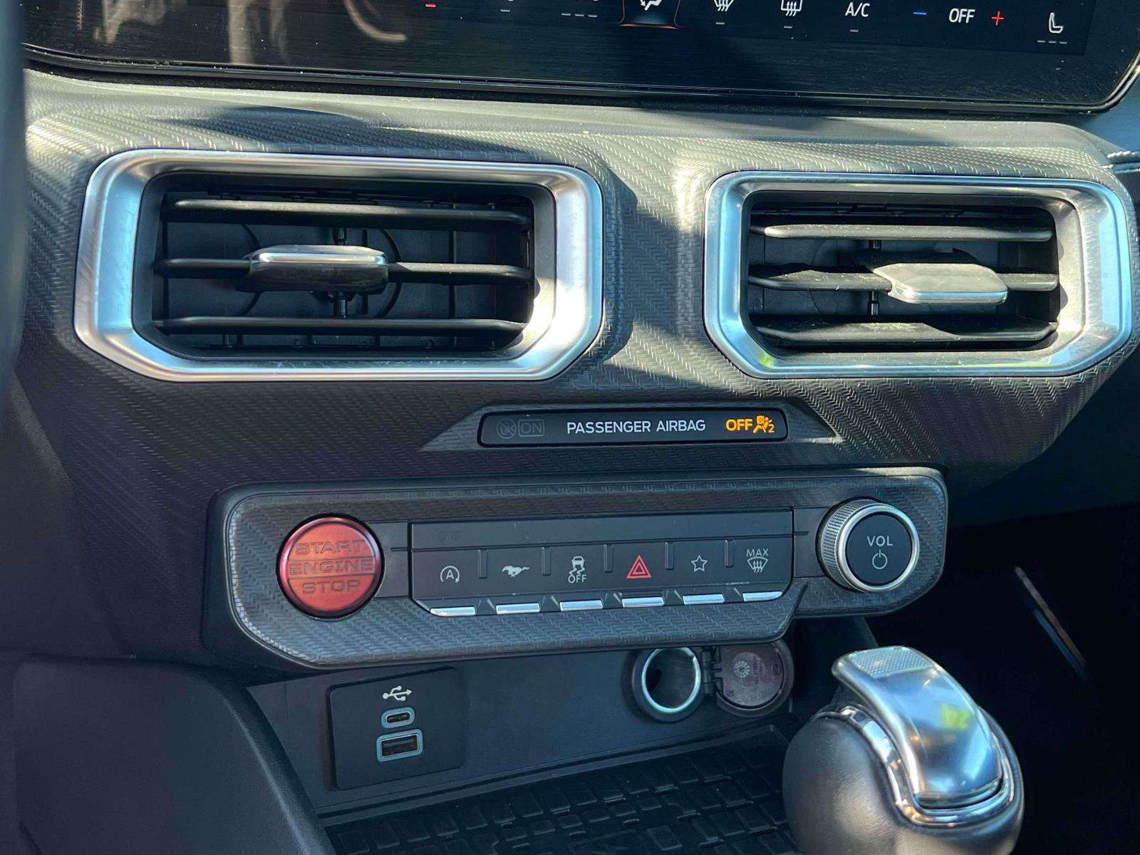 Used 2024 Ford Mustang Premium image 15