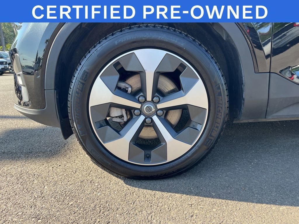 Certified 2025 Volvo XC40 B5 Plus AWD/4WD image 26