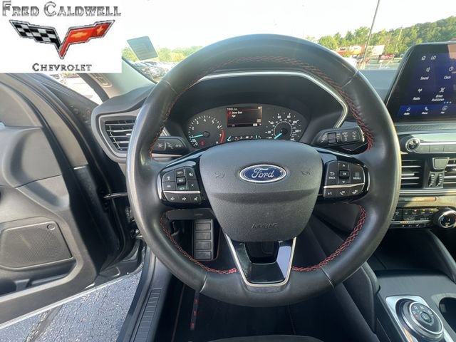 Used 2022 Ford Escape SEL w/ SEL Stealth AWD Package image 17