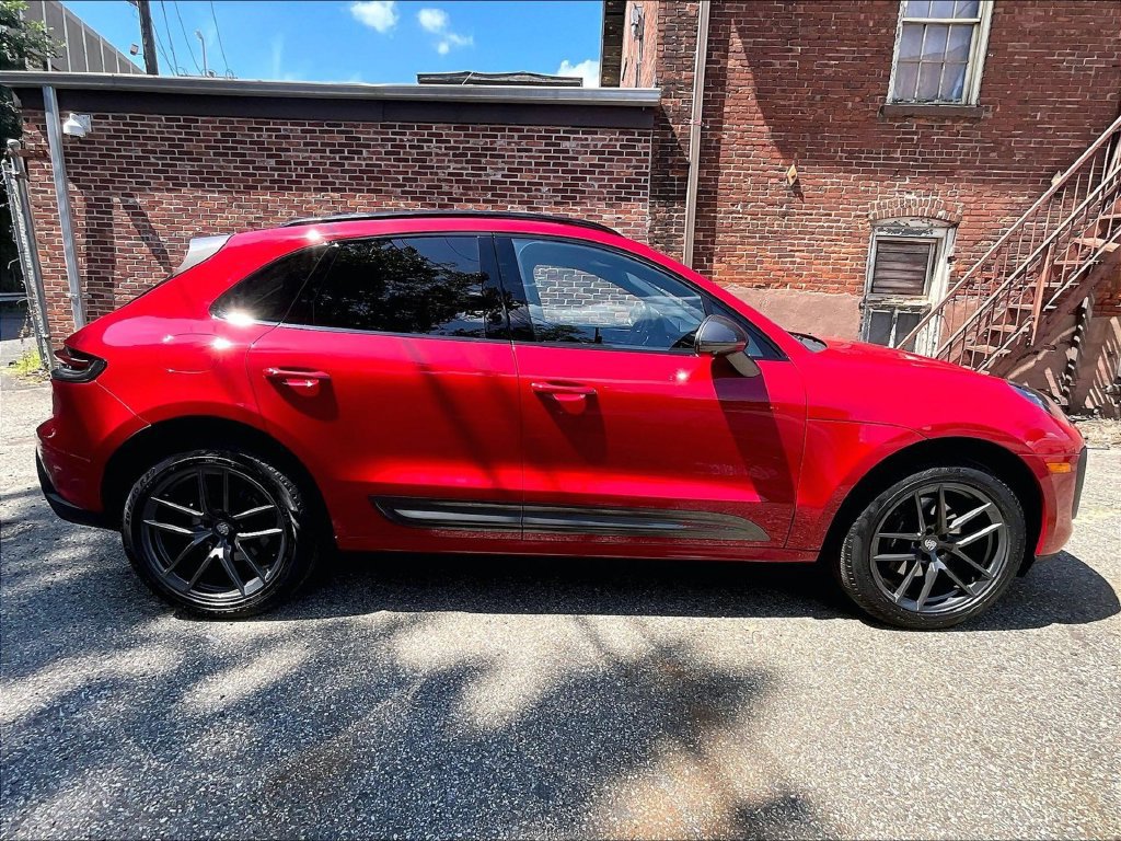 Certified 2023 Porsche Macan Turbo AWD/4WD image 6