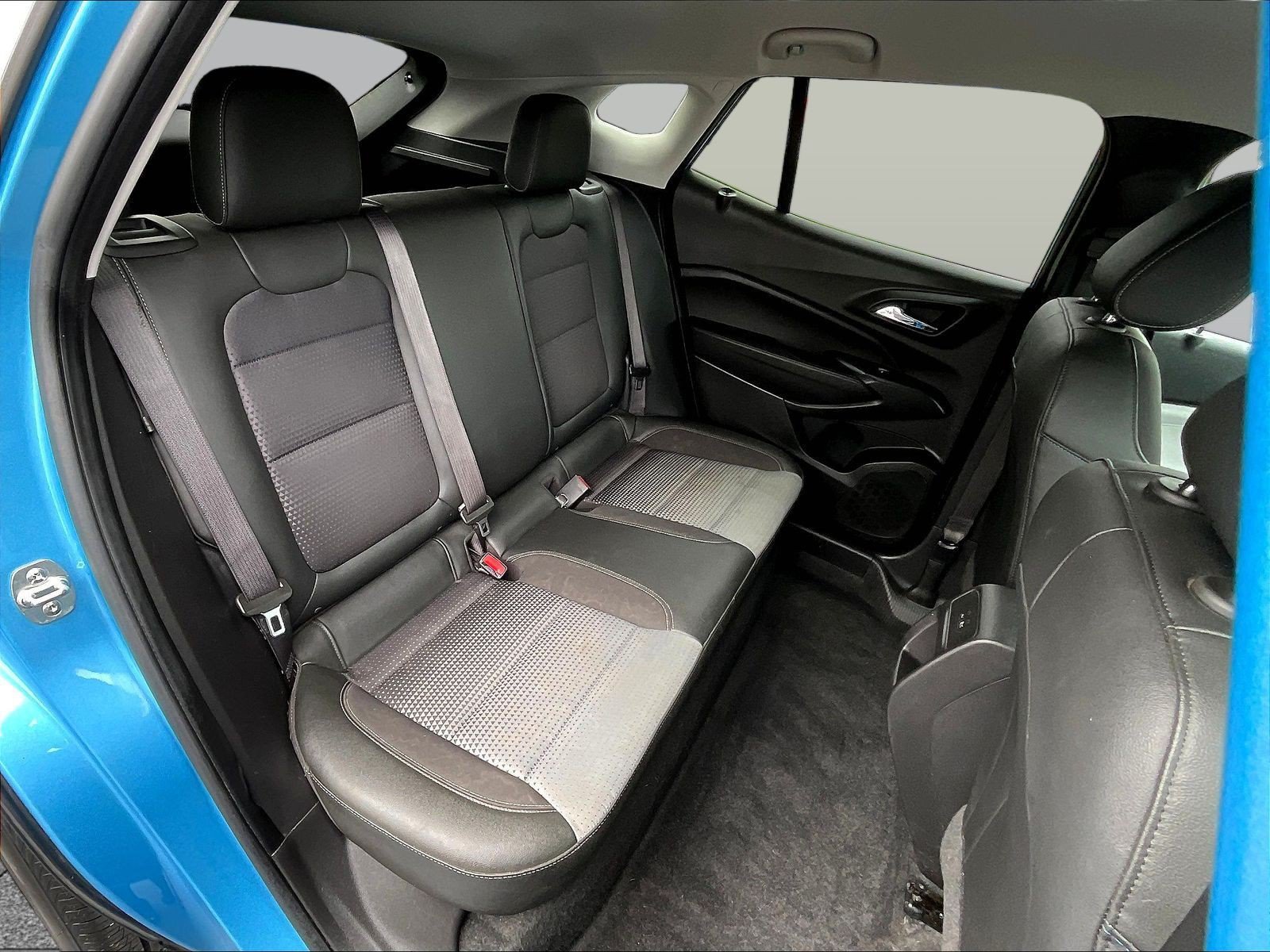Used 2025 Chevrolet Trax LT w/ Driver Confidence Package FWD image 28