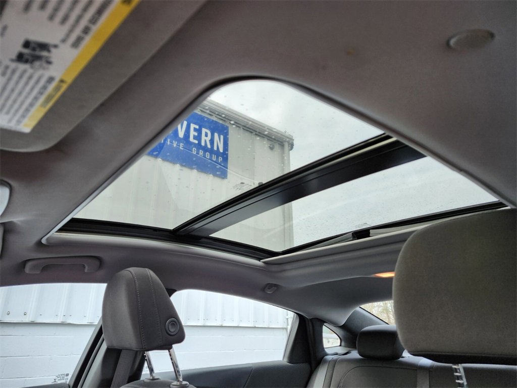 Used 2022 Chevrolet Malibu LT image 18