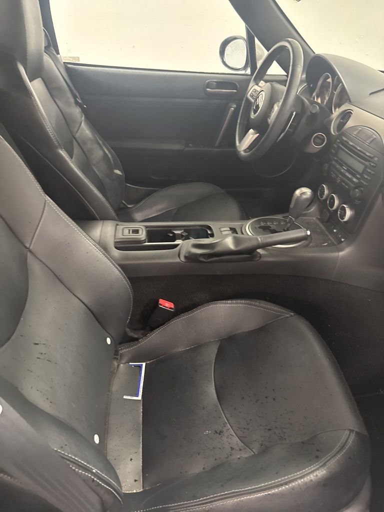 Used 2011 MAZDA MX-5 Miata Grand Touring w/ Premium Pkg image 4