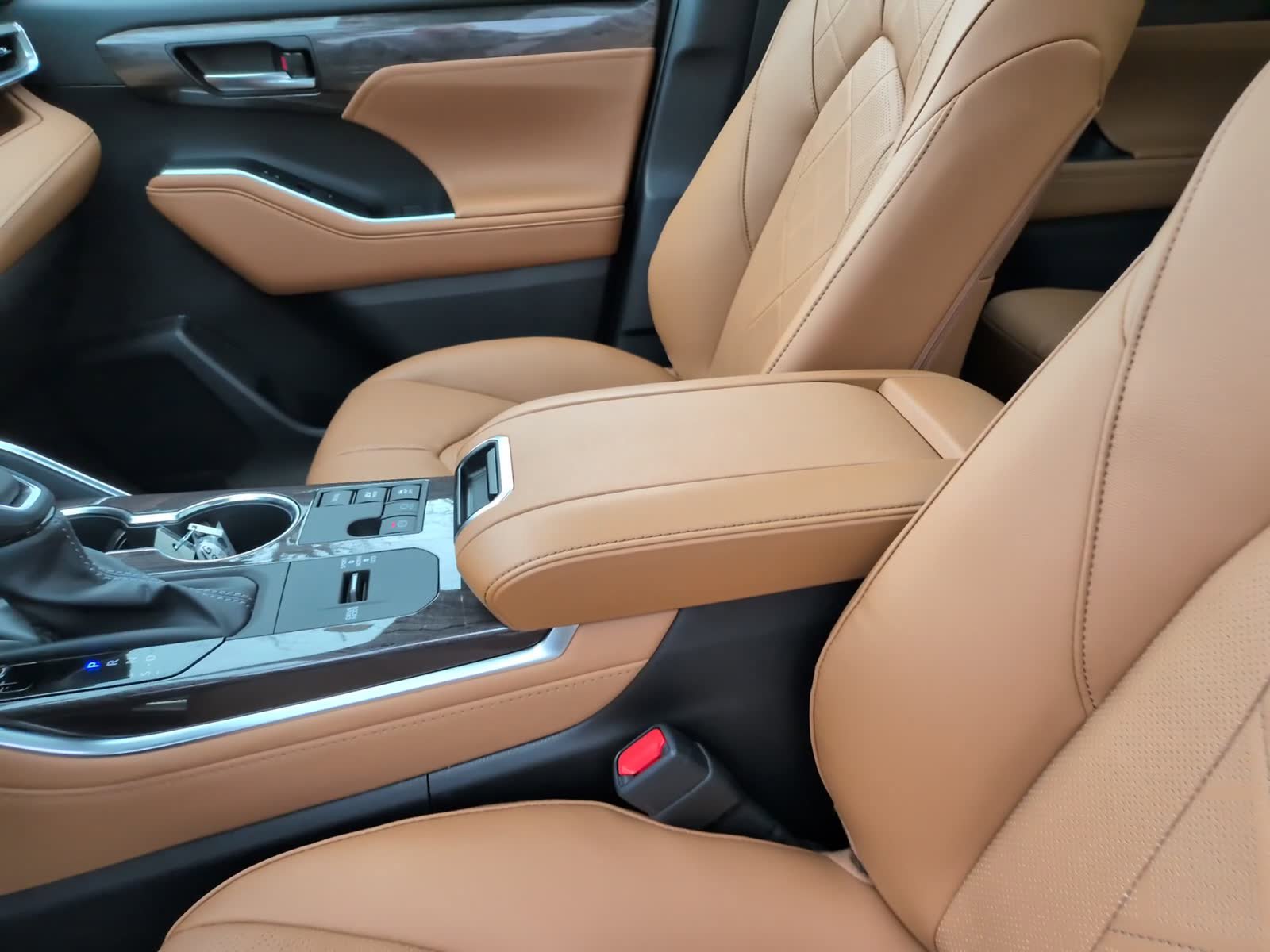 New 2026 Toyota Highlander Platinum image 27