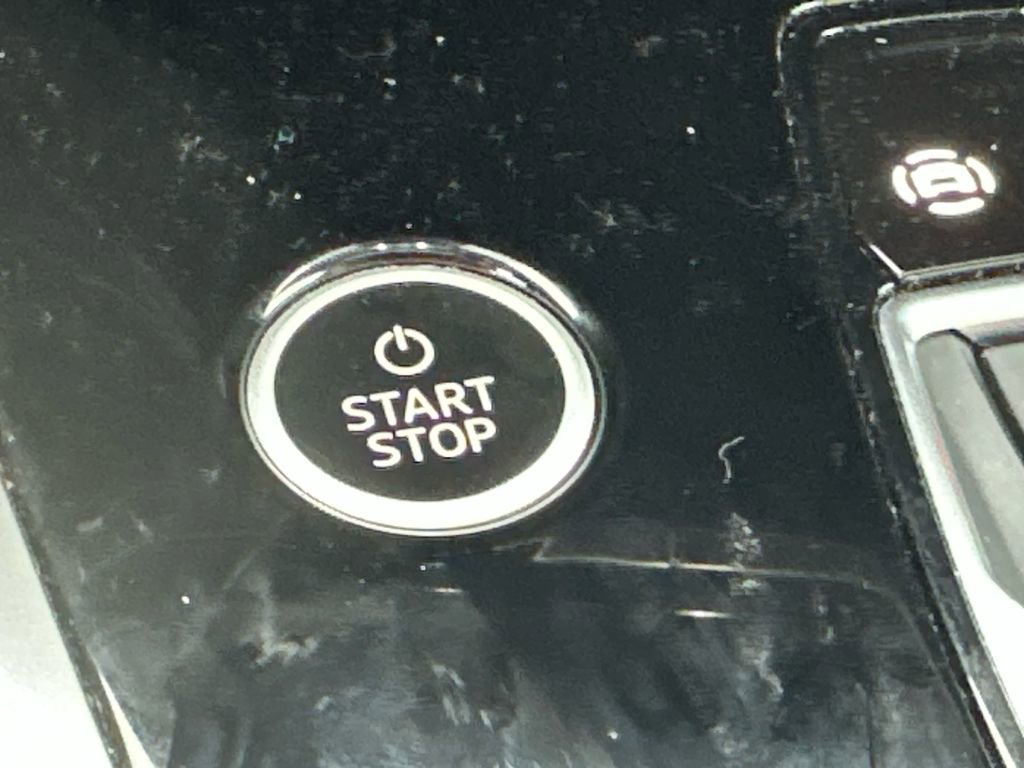 Used 2022 Audi Q4 e-tron Premium image 29