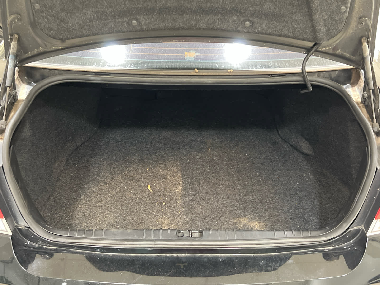 Used 2013 Chevrolet Impala LTZ FWD image 7