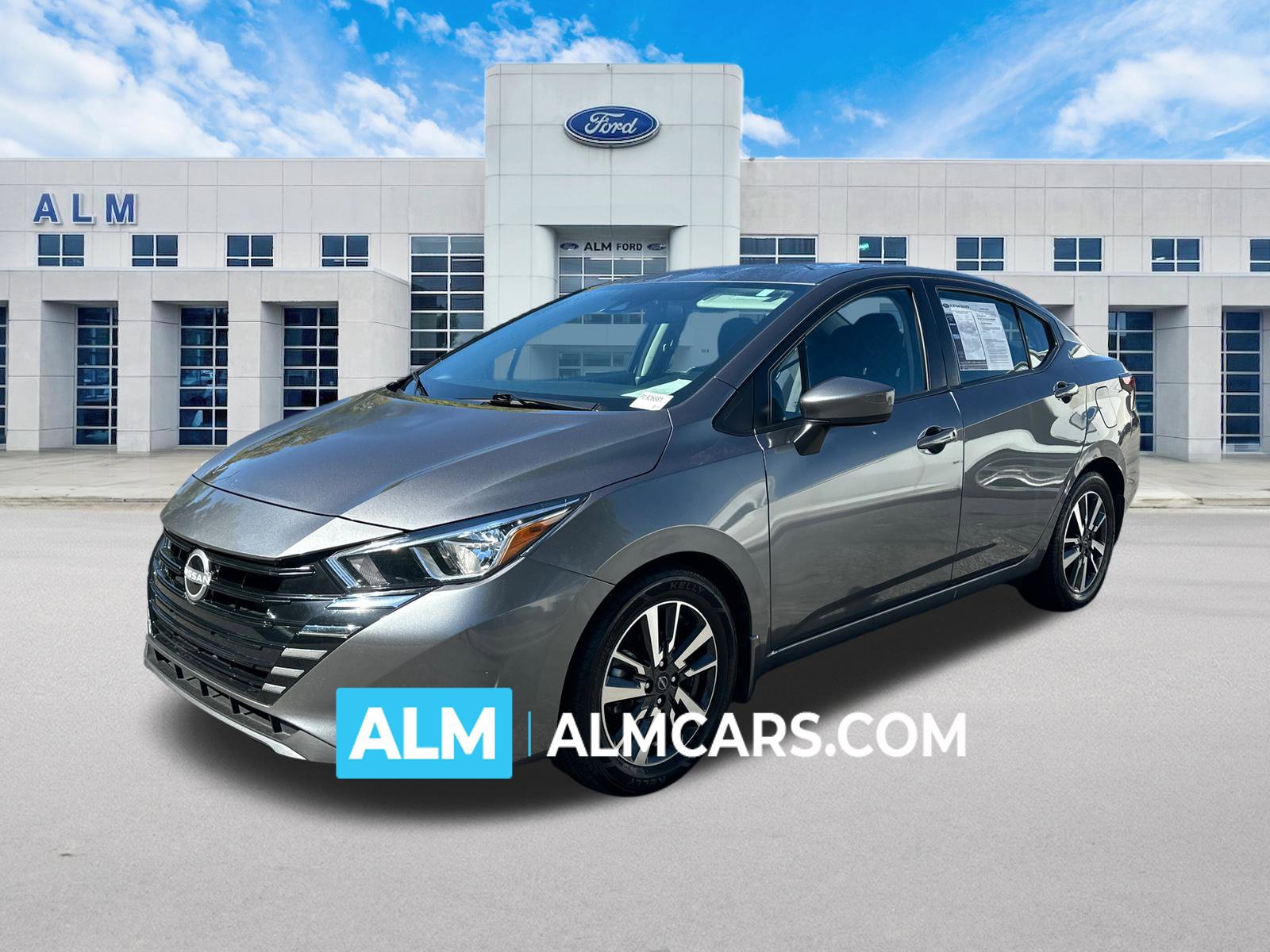 Used 2024 Nissan Versa SV w/ Trunk Package
