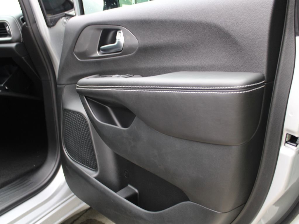 New 2026 Chrysler Pacifica Select image 22