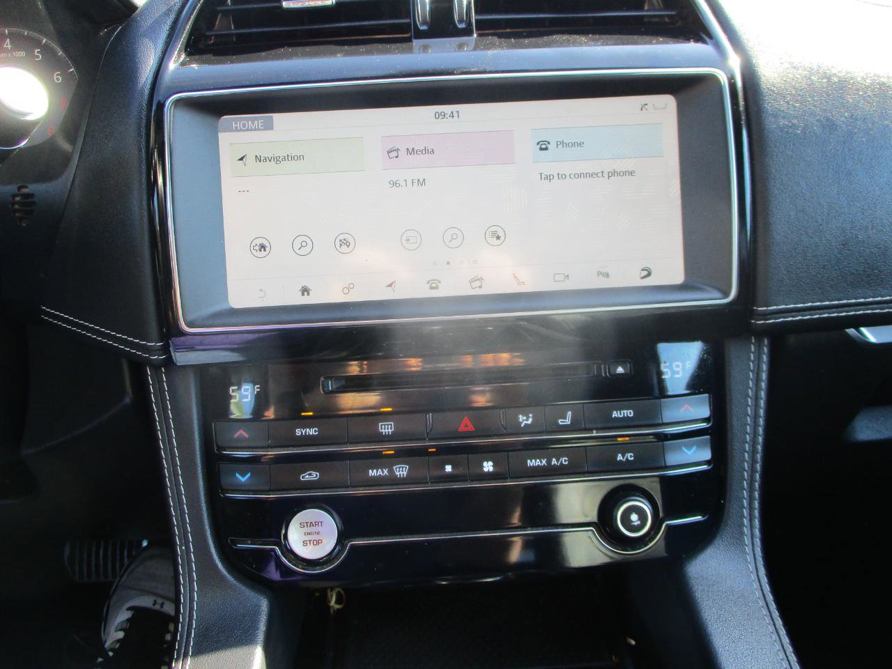 Used 2020 Jaguar F-PACE S image 33