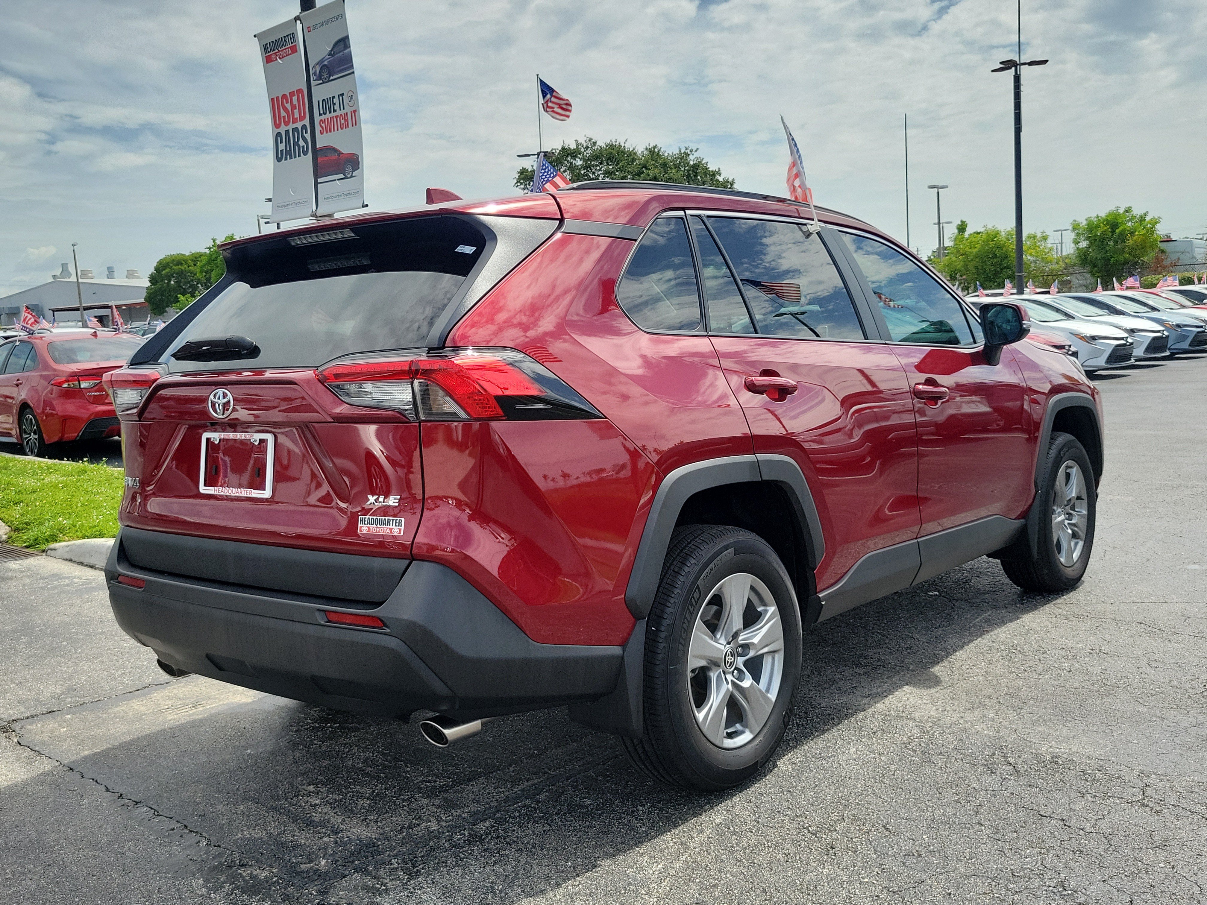 Used 2025 Toyota RAV4 XLE w/ Convenience Package FWD image 12