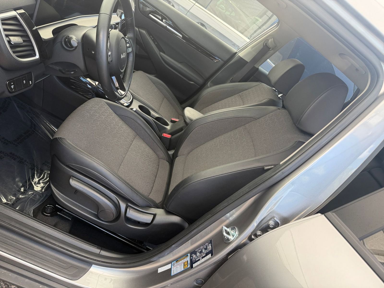 Used 2025 Kia Seltos S FWD image 27