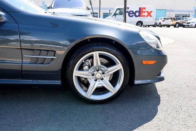 Used 2011 Mercedes-Benz SL 550 image 24