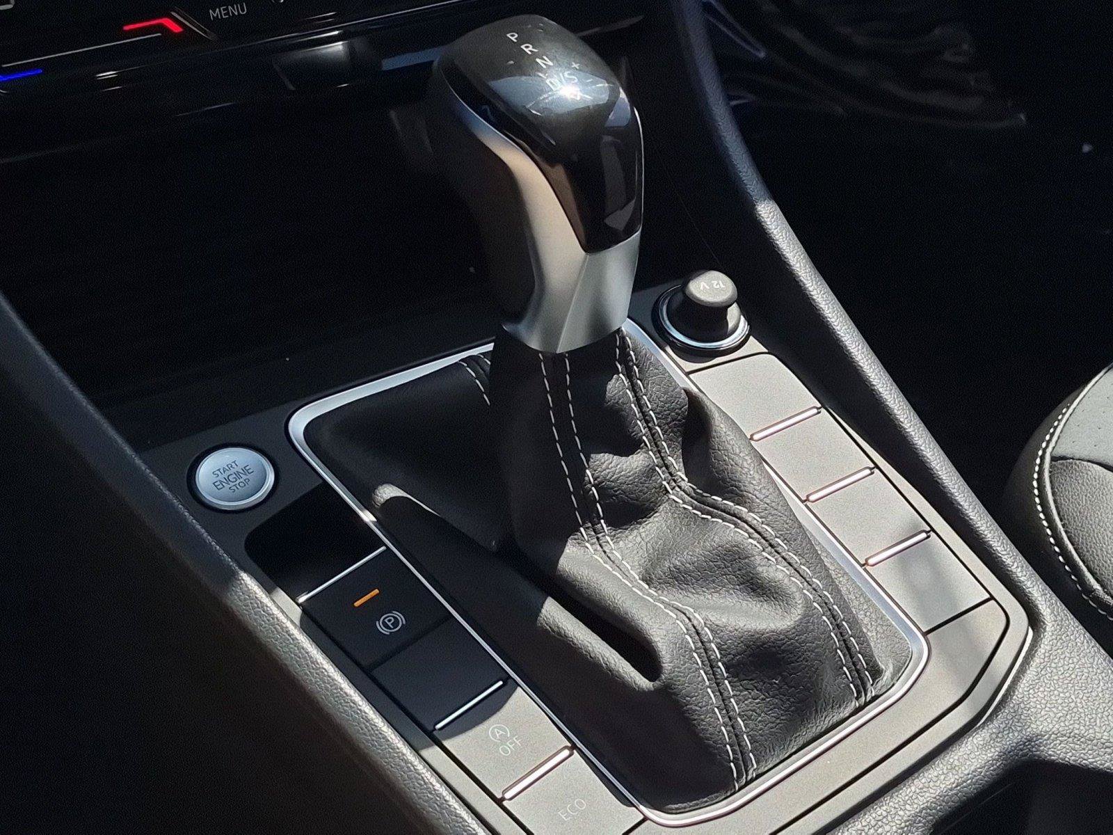New 2027 Volkswagen Jetta SE FWD image 9