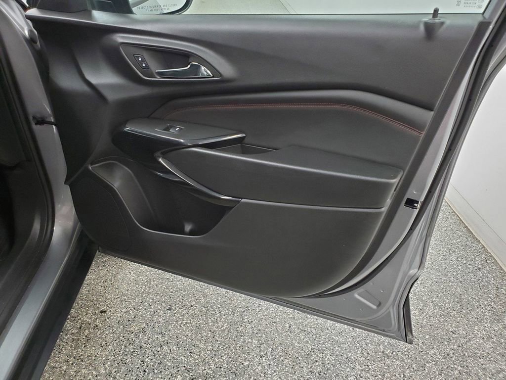 Certified 2025 Chevrolet Trax RS w/ Driver Confidence Package image 19
