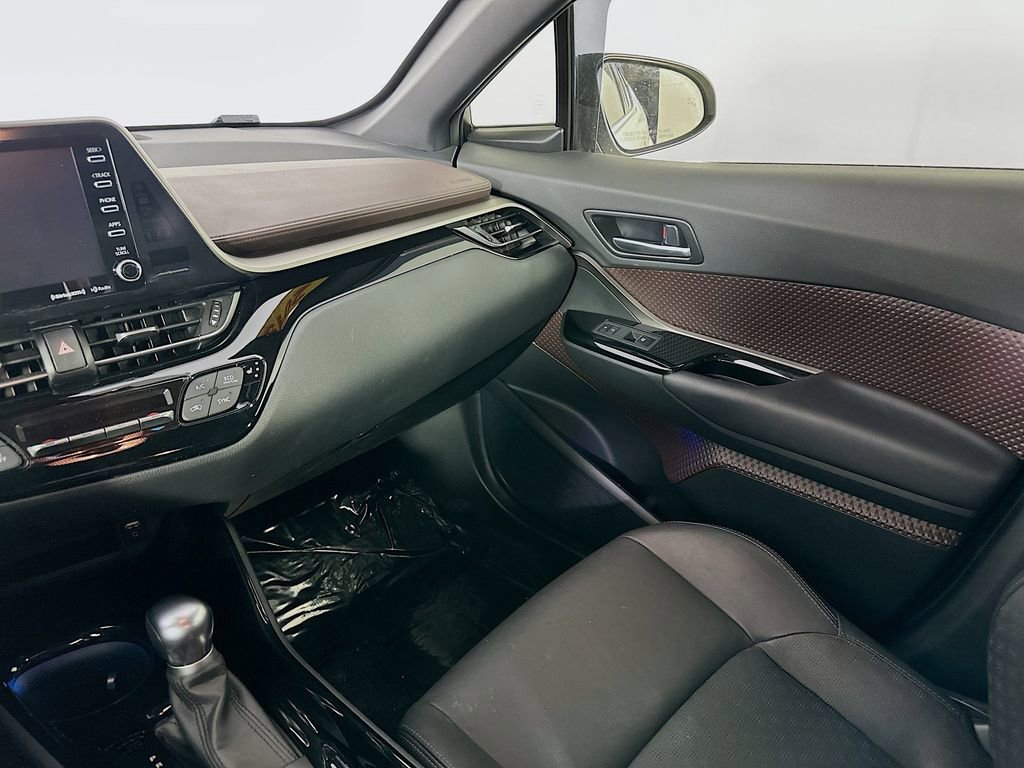 Used 2019 Toyota C-HR Limited image 31