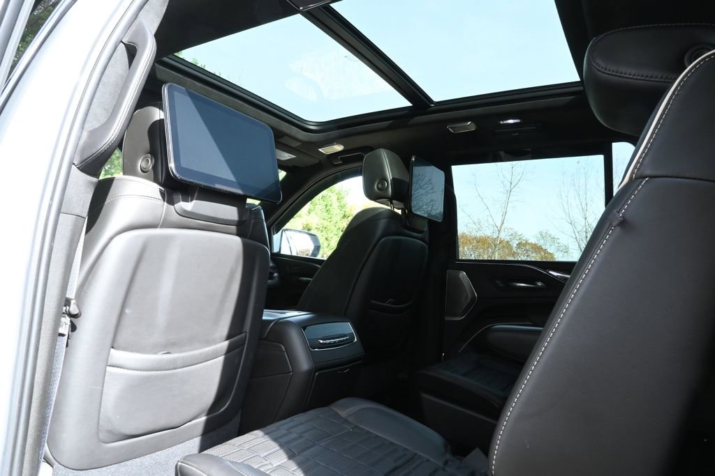 Used 2021 Cadillac Escalade Sport Platinum w/ Heavy-Duty Trailer Package image 34