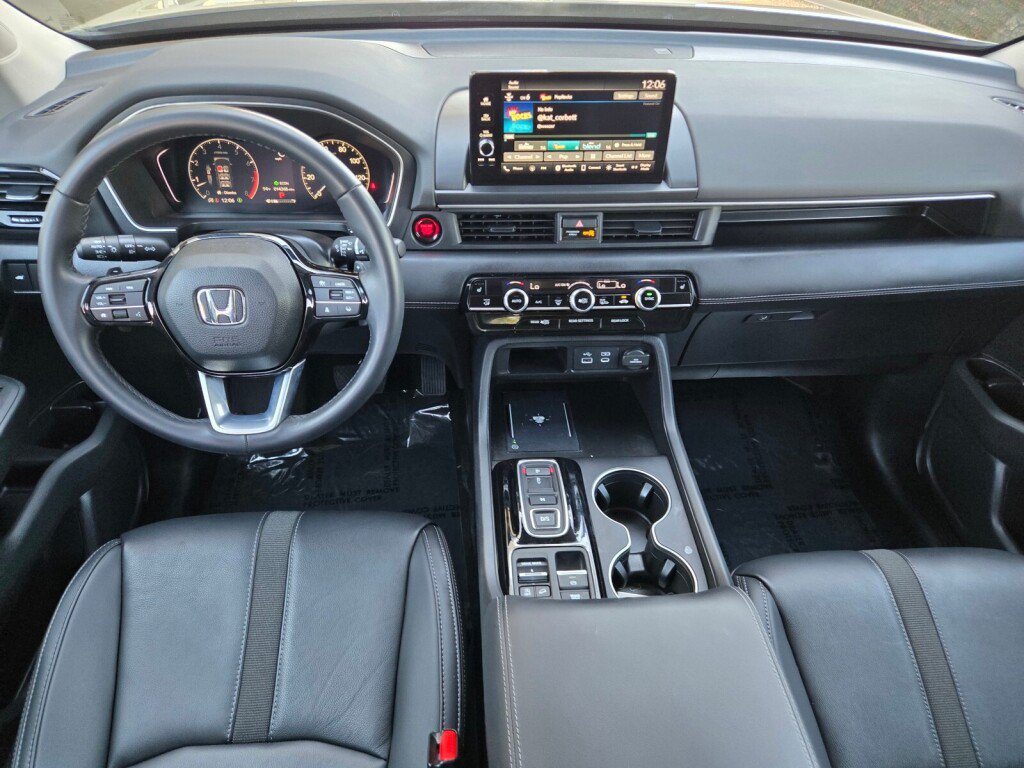 Certified 2025 Honda Pilot EX-L image 10