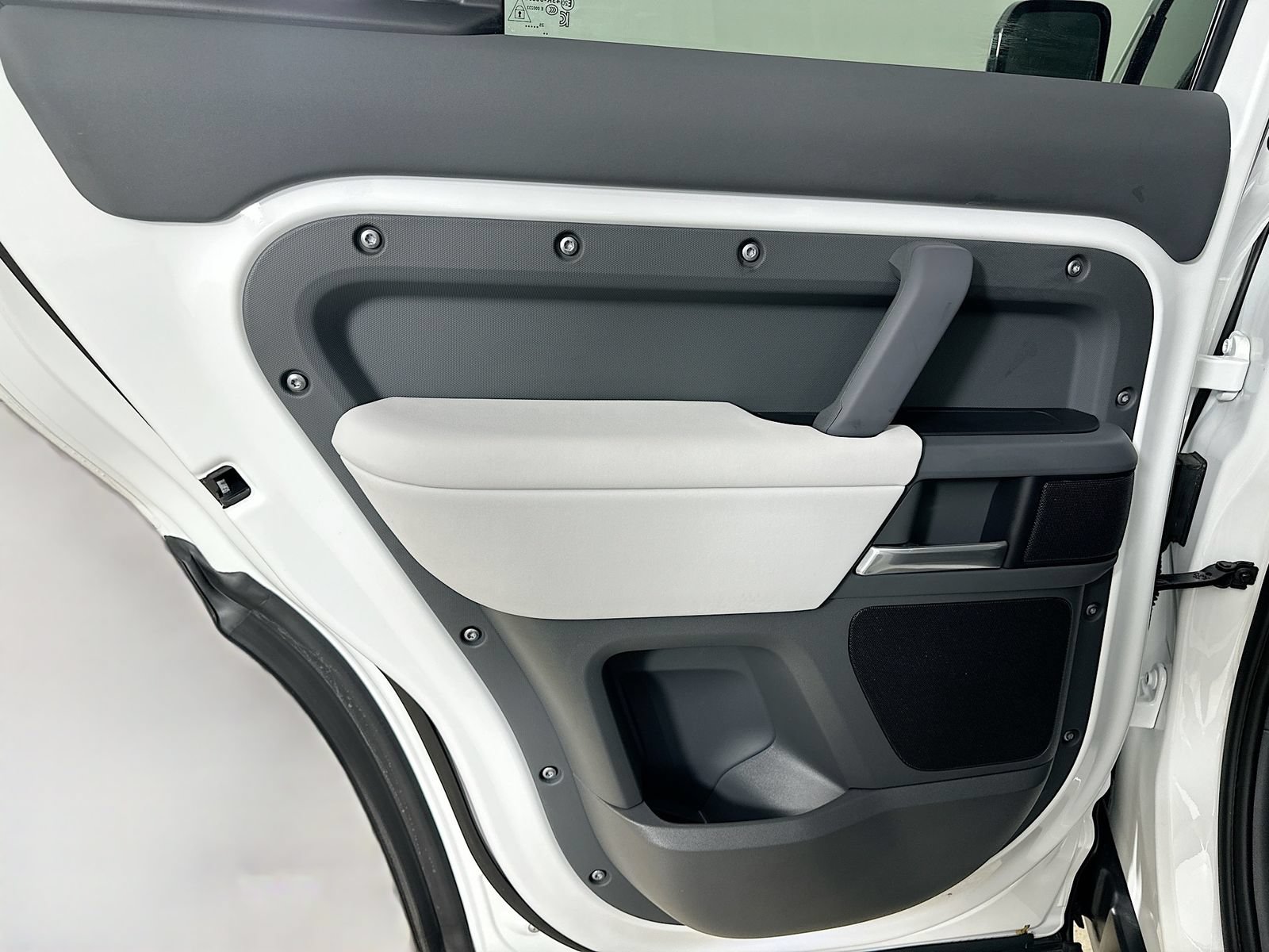 New 2026 Land Rover Defender 130 X-Dynamic SE AWD/4WD image 36