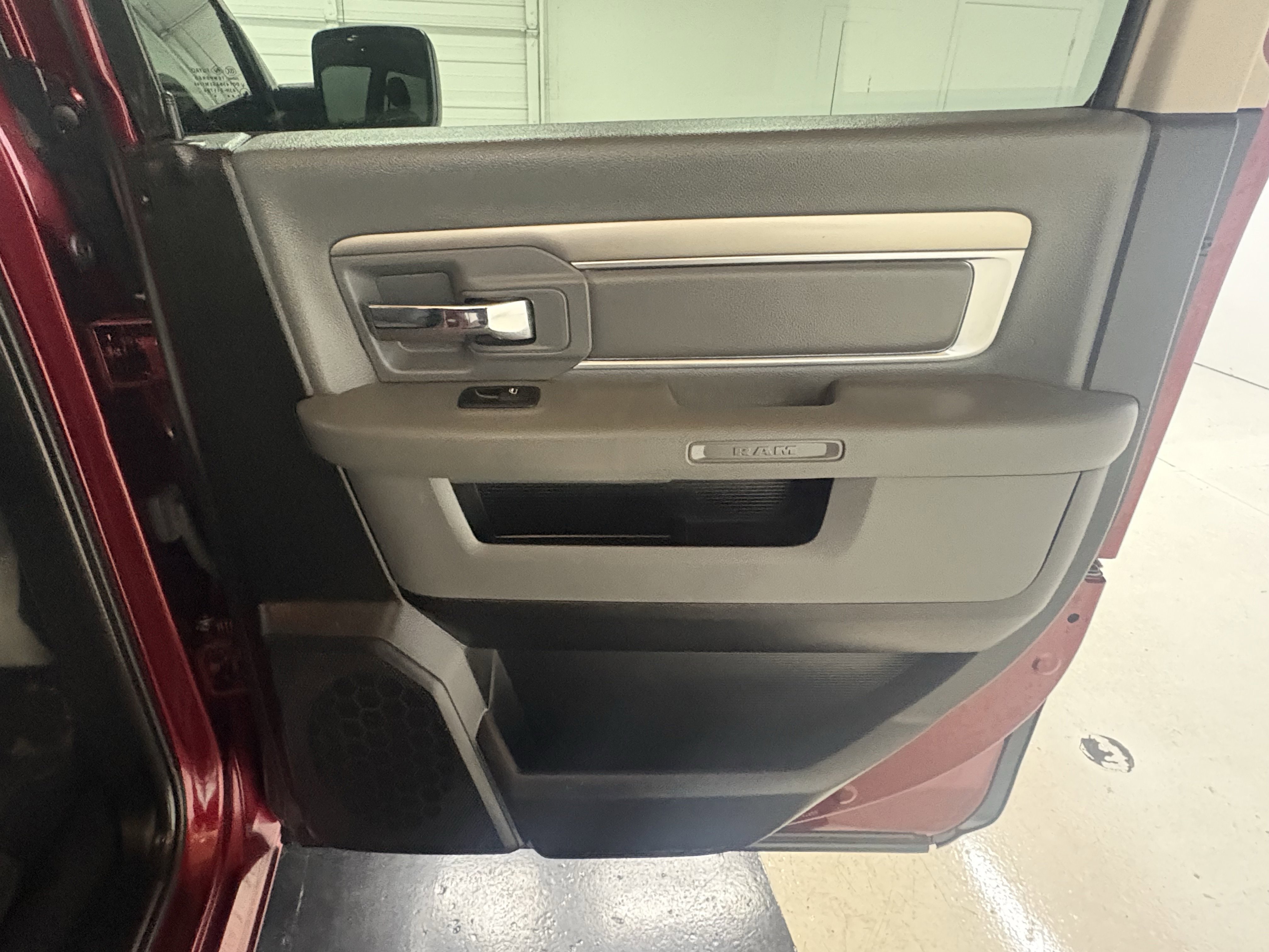 Used 2019 RAM 1500 Classic SLT RWD image 16