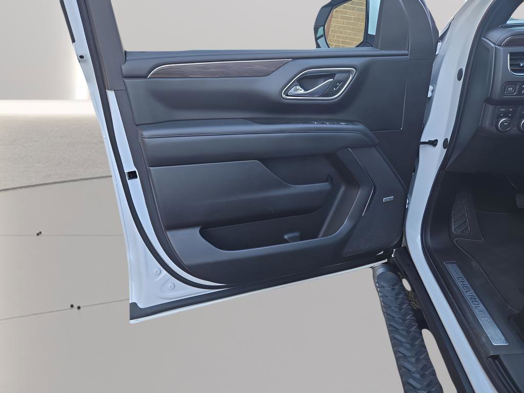 Used 2023 Chevrolet Tahoe Z71 w/ Luxury Package AWD/4WD image 20