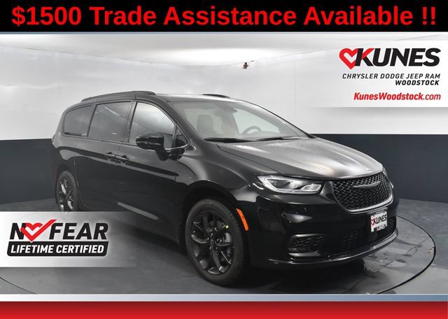 New 2026 Chrysler Pacifica Limited w/ S Appearance Package AWD/4WD image 1