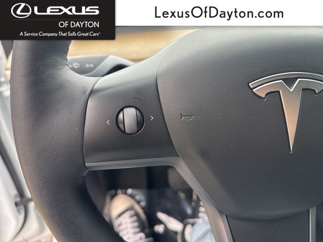 Used 2022 Tesla Model Y Long Range image 16