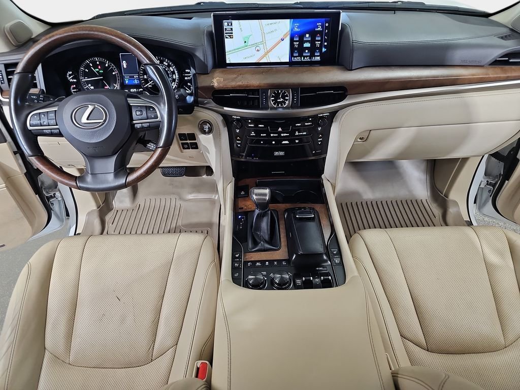 Used 2020 Lexus LX 570 4WD w/ Luxury Package image 10