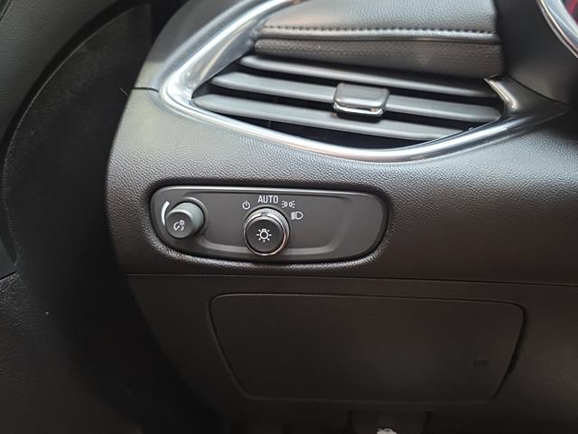Used 2022 Chevrolet Malibu Premier FWD image 25