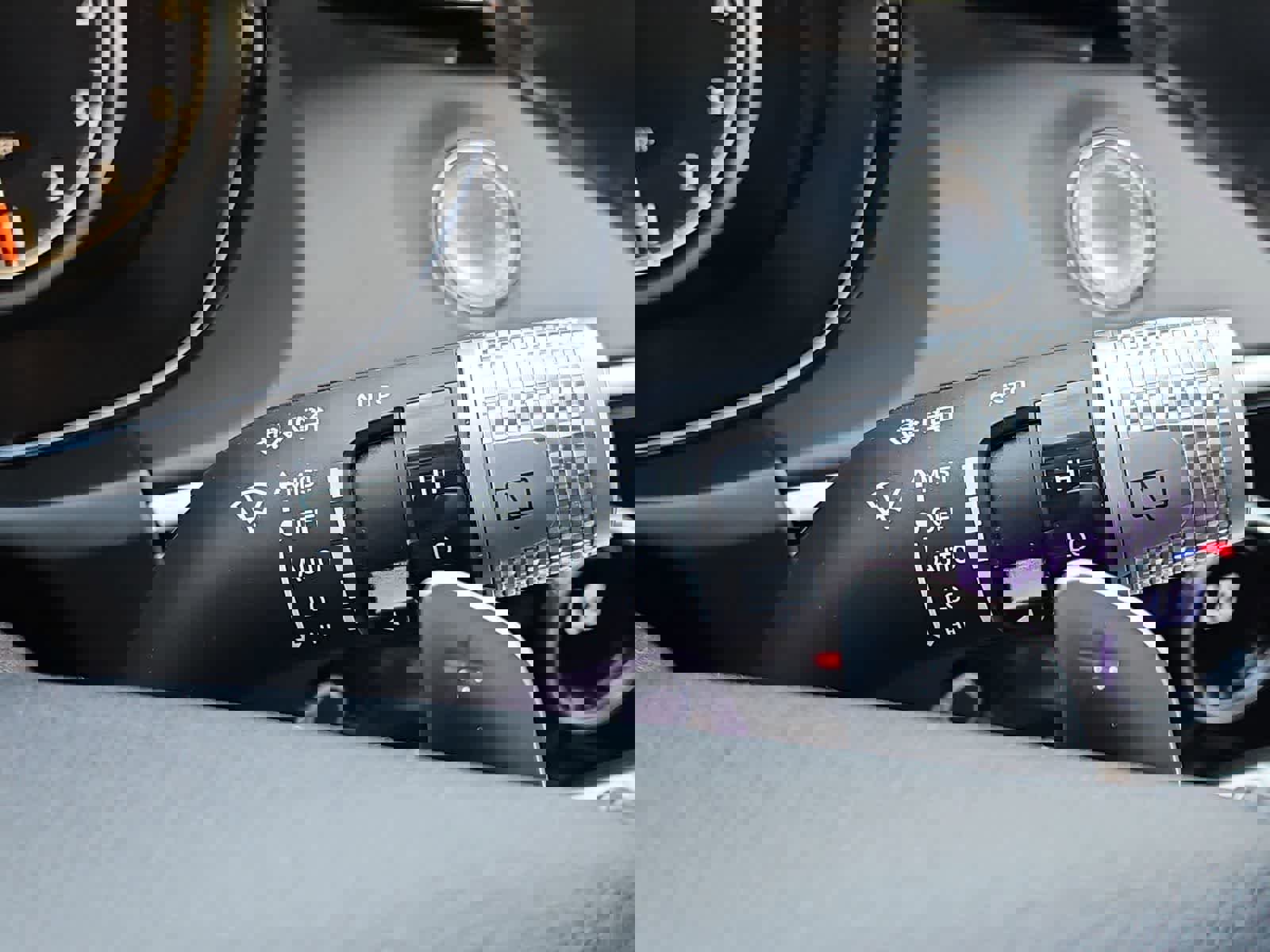 Used 2025 Genesis GV70 2.5T image 26