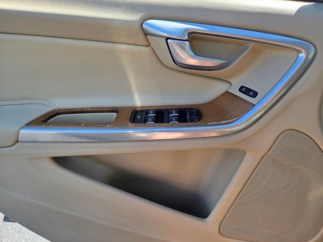 Used 2016 Volvo S60 T5 Inscription Platinum FWD image 17