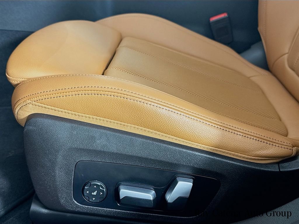 Used 2023 BMW 330i xDrive Sedan w/ Parking Assistance Package image 19