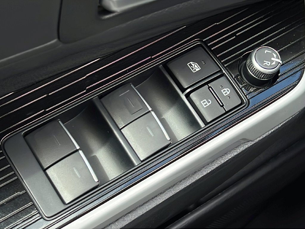 New 2026 Toyota Sienna XSE AWD/4WD image 28