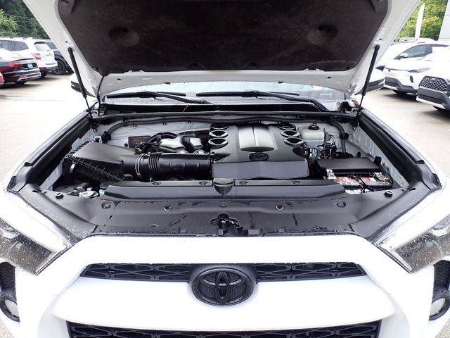 Certified 2019 Toyota 4Runner TRD Off-Road Premium AWD/4WD image 15