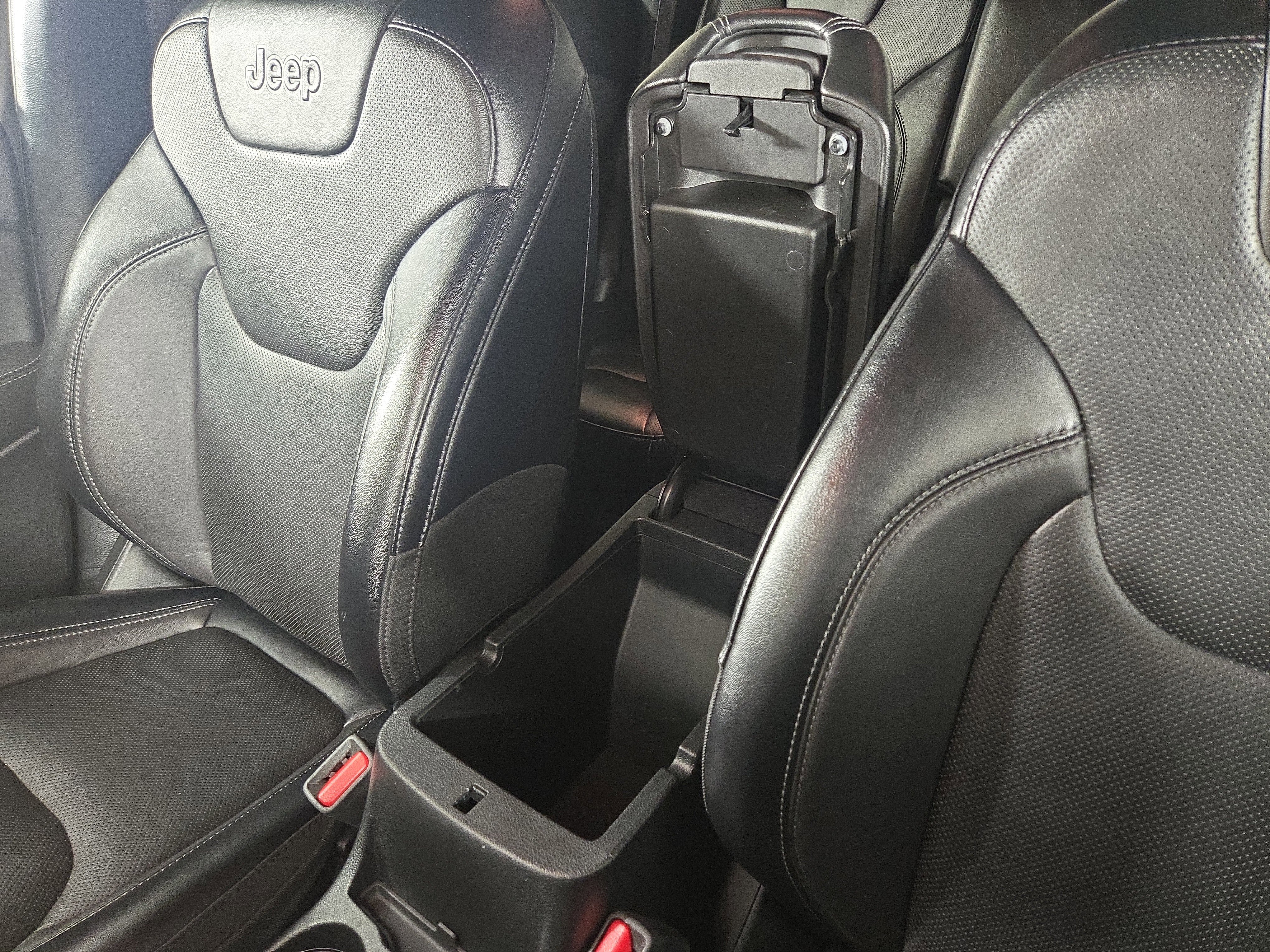 Certified 2022 Jeep Cherokee Latitude Lux image 29