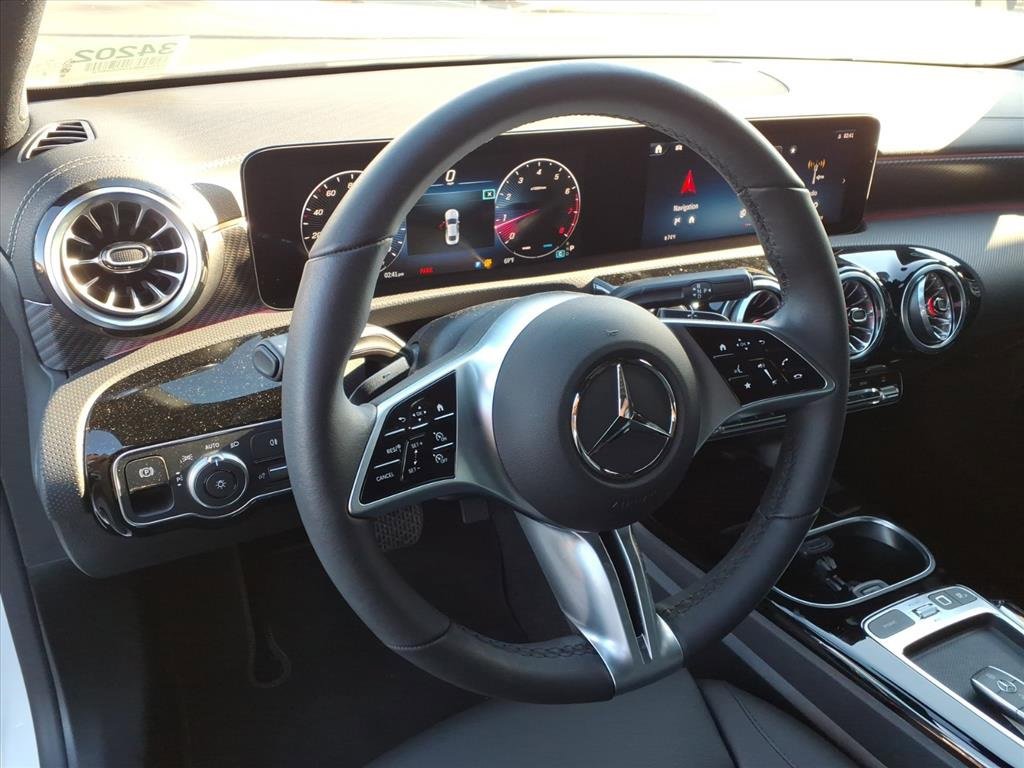New 2025 Mercedes-Benz CLA 250 4MATIC image 16