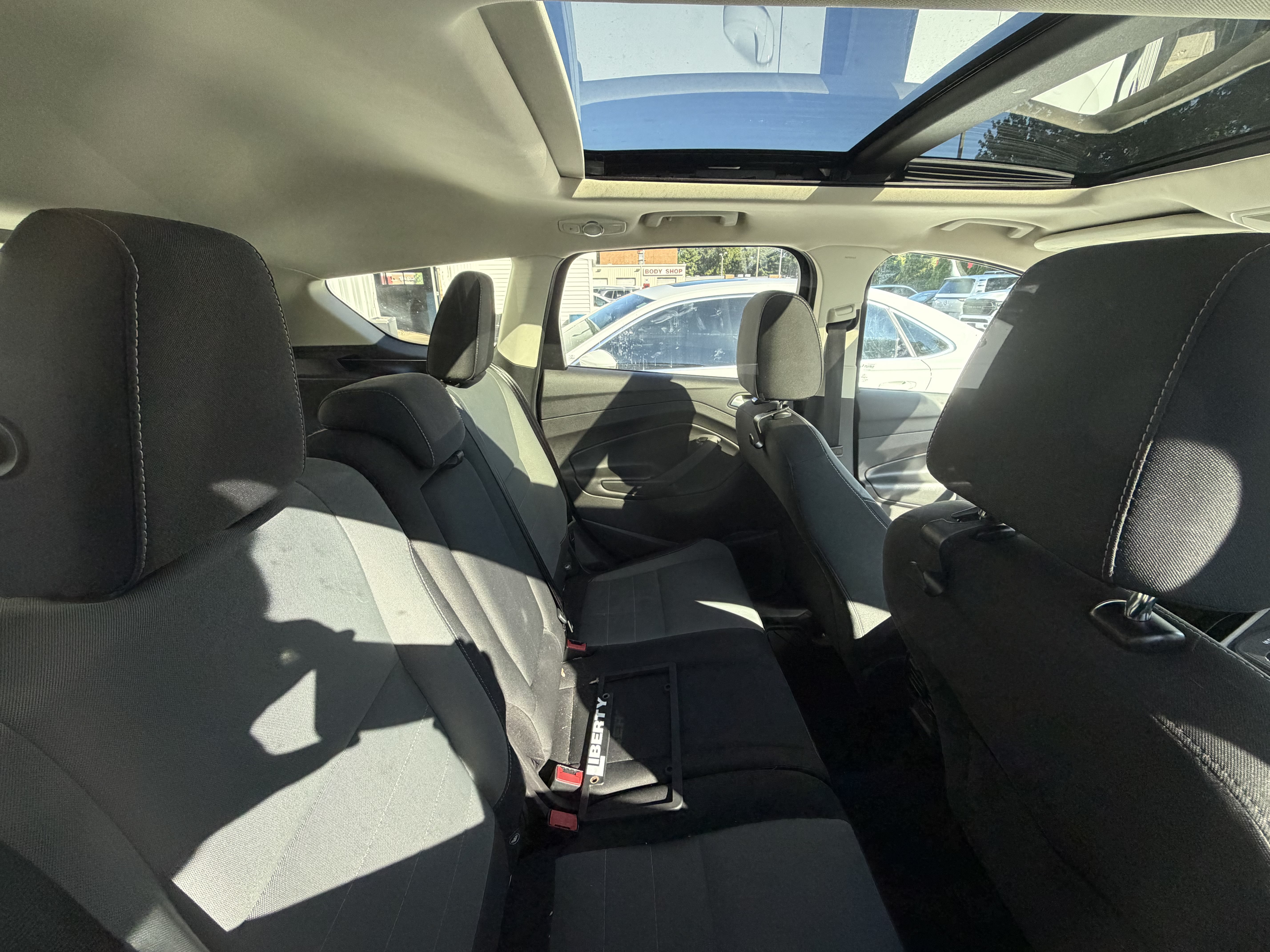 Used 2016 Ford Escape SE w/ Equipment Group 201A AWD/4WD image 8
