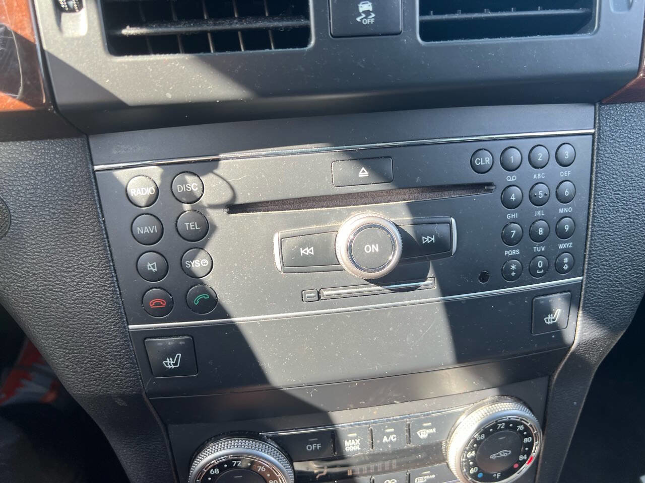 Used 2011 Mercedes-Benz GLK 350 4MATIC image 18