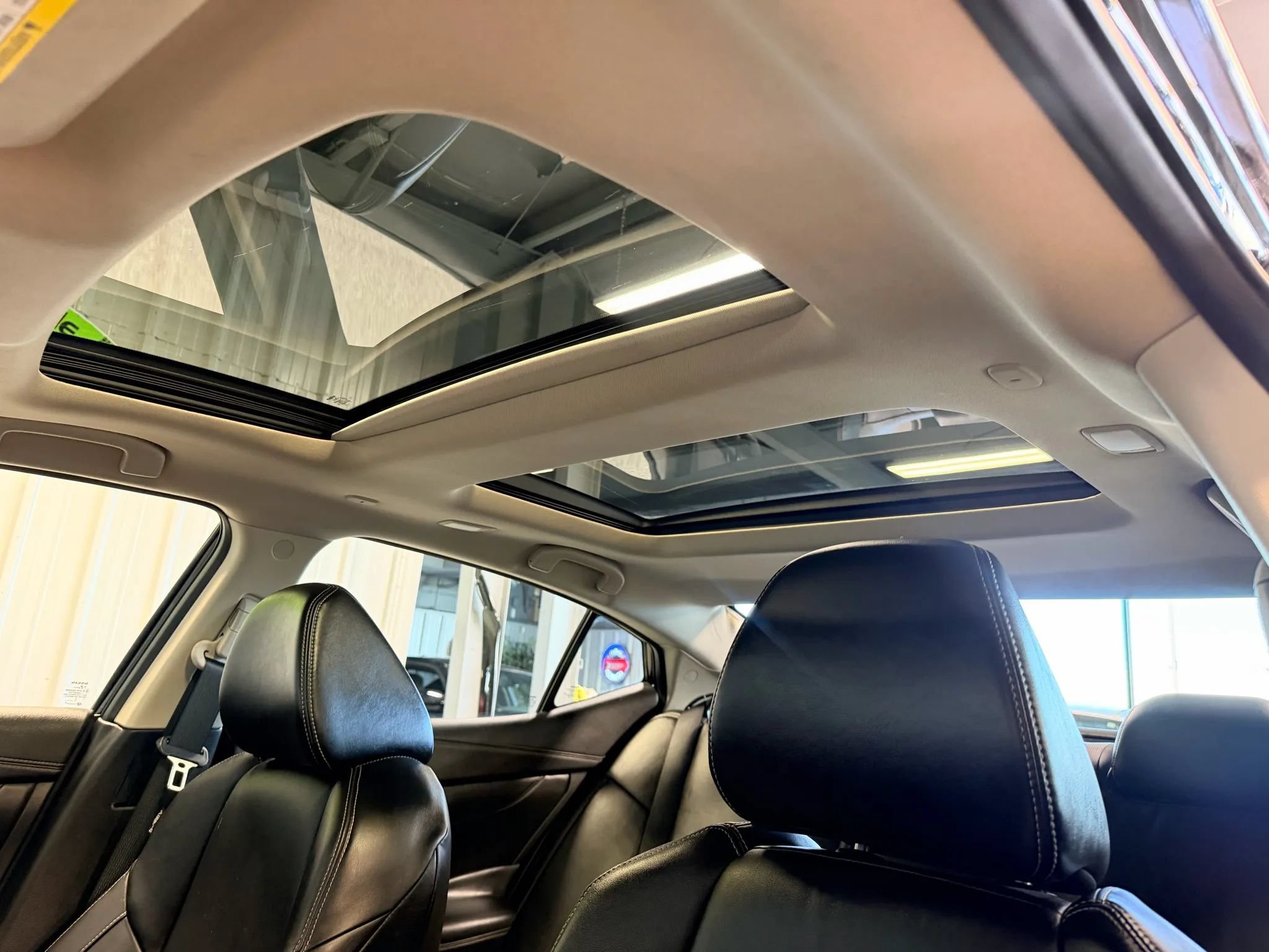 Used 2017 Nissan Maxima Platinum w/ Medallion Package FWD image 11