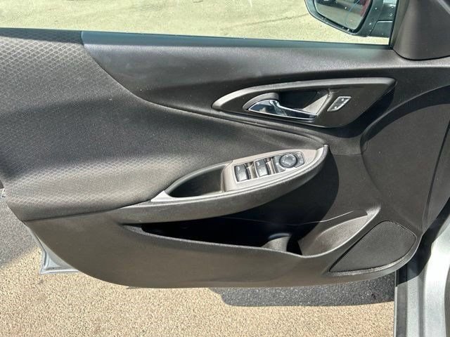 Used 2025 Chevrolet Malibu LT FWD image 11