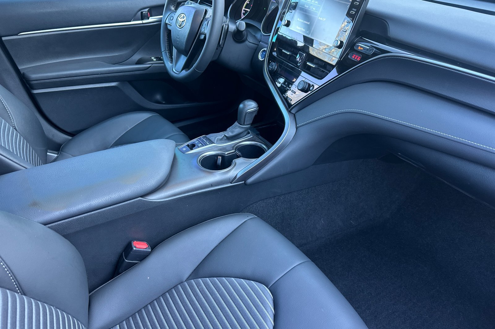 New 2023 Toyota Camry SE w/ Audio Upgrade Package FWD image 18