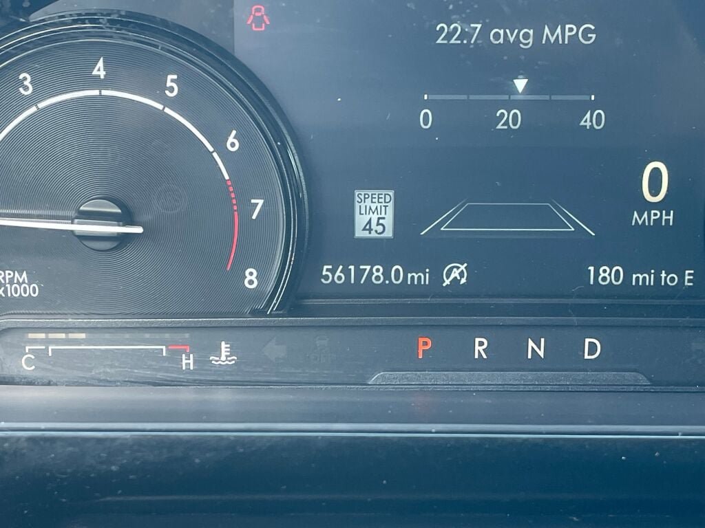 Used 2021 Lincoln Corsair AWD image 3
